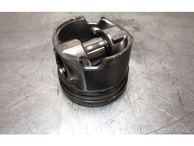  Поршень  83L110  Audi A6 C7  