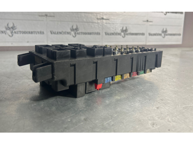 Блок предохранителей    8678449, 518828009   Volvo V70