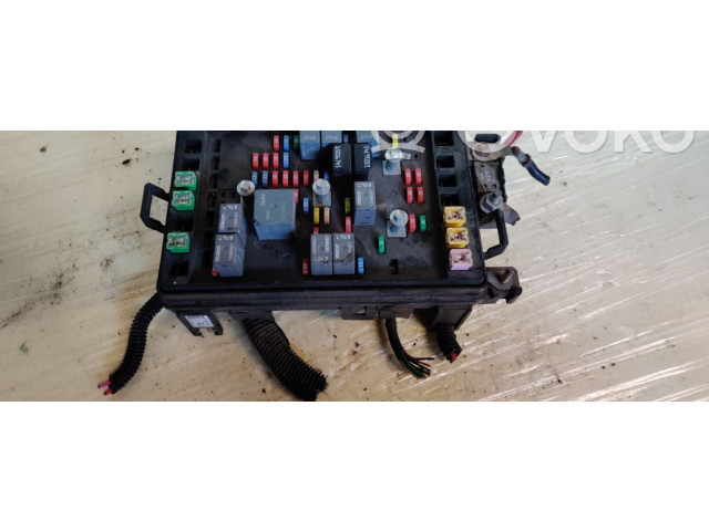 Блок предохранителей 15120876   Chevrolet TrailBlazer    