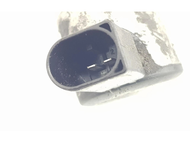 Vstřikovací lišta 03N130093B, 03N130093B Volkswagen Transporter - Caravelle T6