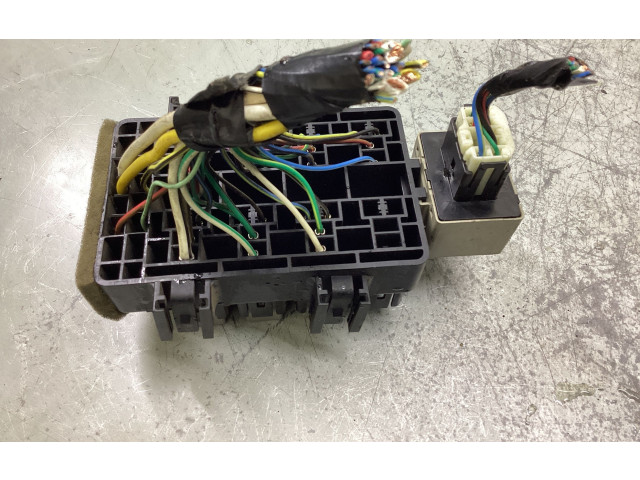 Блок предохранителей E11020100 Subaru Forester SH