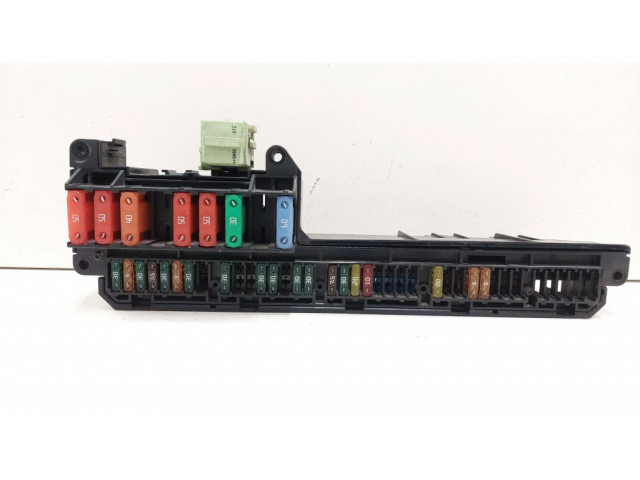 Pojistková skříňka 15613290 BMW 5 E60 E61 2005