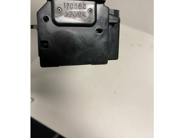 Ручка стеклоочистителей 17D682 Mazda 3 I