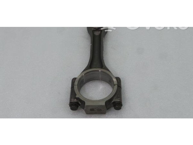 Píst 038J Audi RS4 B8