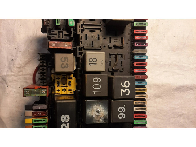 Блок предохранителей 7M0937025D, 14A073D Ford Galaxy