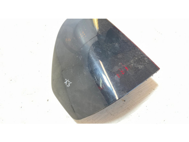 Задний фонарь в кузове