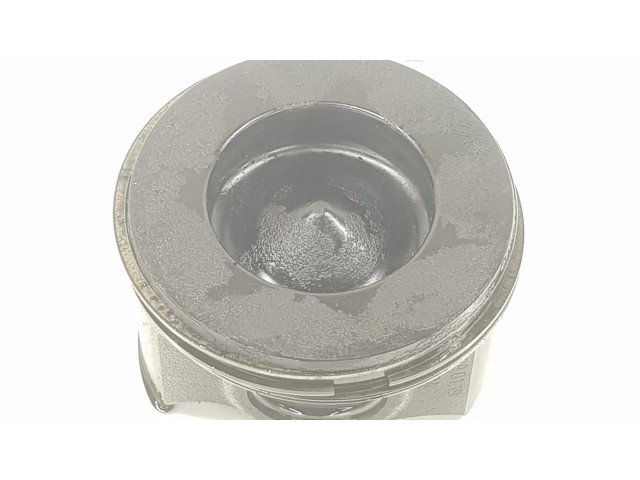 Píst 11258519401, 1212CD BMW 2 Active Tourer U06 pro naftový / Электричество motor