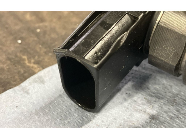 Форсунка 05L130277E    Volkswagen Caddy   