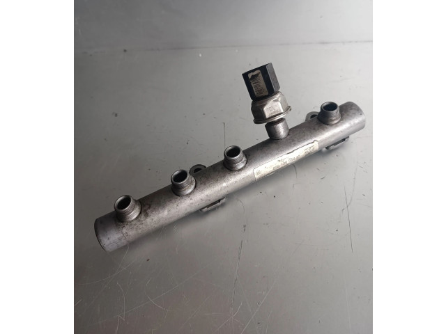 Vstřikovací lišta 059130089M Audi A8 S8 D3 4E