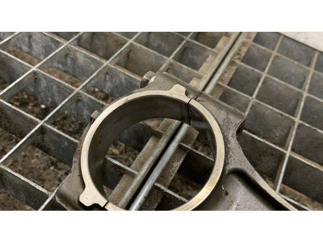 Píst Dodge RAM pro benzínový motor 5.7 EZH