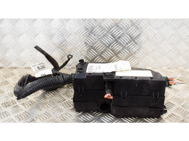 Блок предохранителей  AV6T14A067AD, F1FT14K733BJA   Ford Focus    
