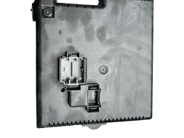 Блок предохранителей 8676391, 12217799 Volvo S60