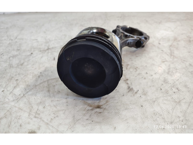  Поршень с шатуном    Nissan X-Trail T30  