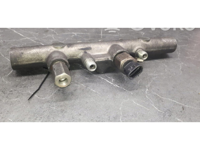 Vstřikovací lišta    Mazda 323     