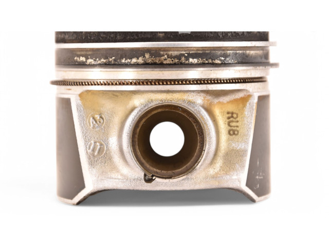  Поршень DDY DDYA DDYB 04L107065AR  Skoda Karoq  