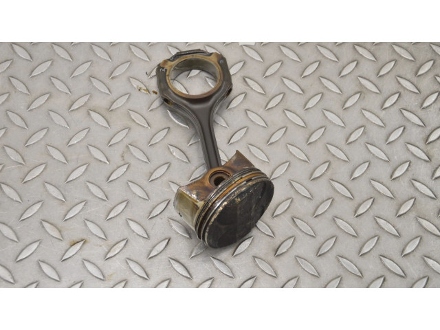 Píst 53236 Mercedes-Benz E W211 M 272.943