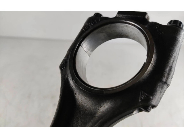 Поршень с шатуном Porsche Macan