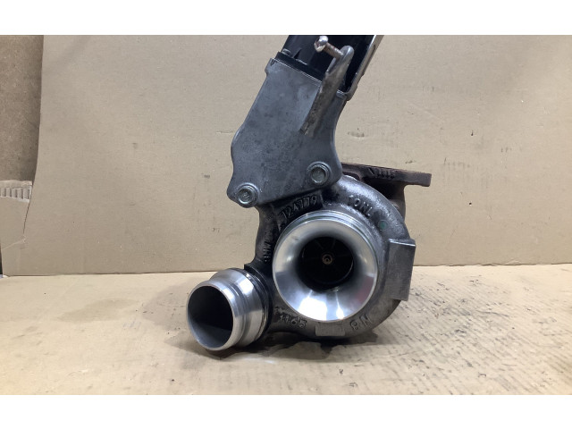 Turbodmychadlo Турбина 724779, 33519200 BMW 3 E90 E91 N47D20C