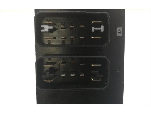 Блок предохранителей LNC2800BC, 518205000 Jaguar XJ X308