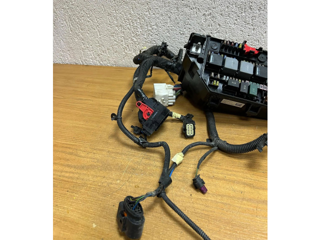 Блок предохранителей  8888752265, 31473880   Volvo XC40    