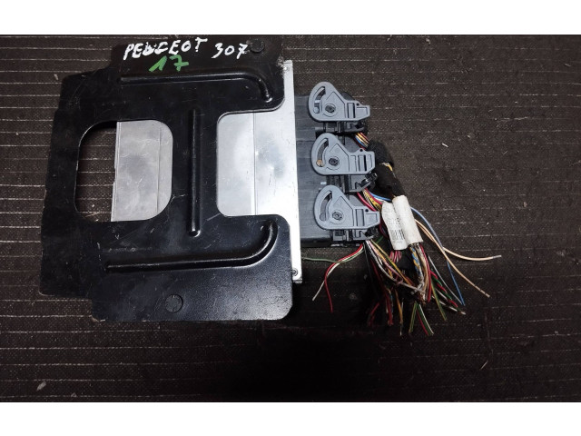 Блок управления двигателя 9647759780, 9646185180   Peugeot 307