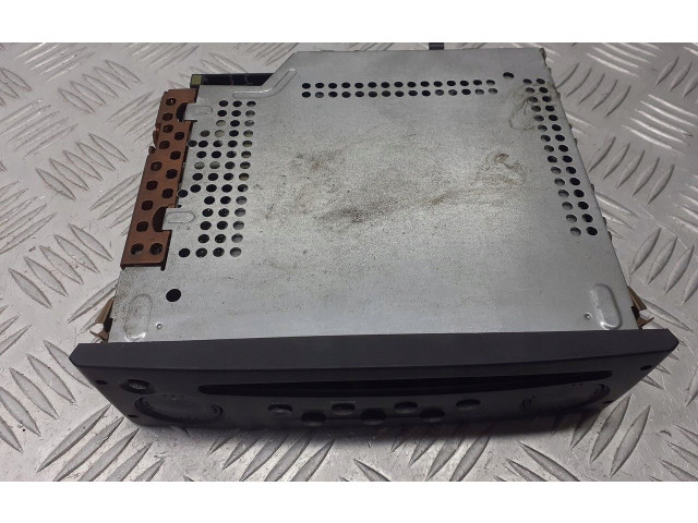 Блок предохранителей  8200057681   Renault Clio II    