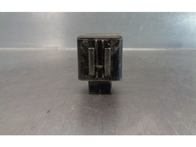 Блок предохранителей 88017SA000 Subaru Forester SG