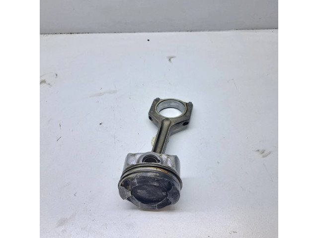 Píst 7584125, 7576087 BMW 5 F10 F11 pro benzínový motor 3.5