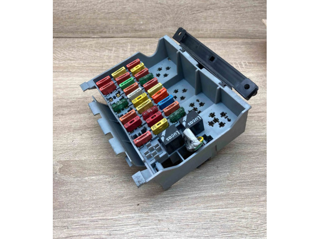 Pojistková skříňka 090356773 Opel Calibra 1989