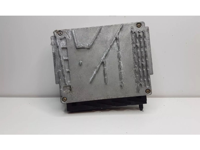 Блок управления двигателя 08677708A   Volvo V70