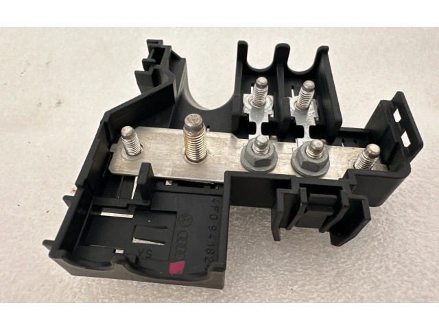 Блок предохранителей  4F0941824   Audi A6 S6 C6 4F    