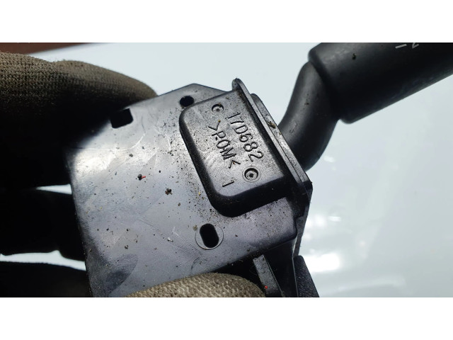 Ручка стеклоочистителей 17D682   Mazda 3 I