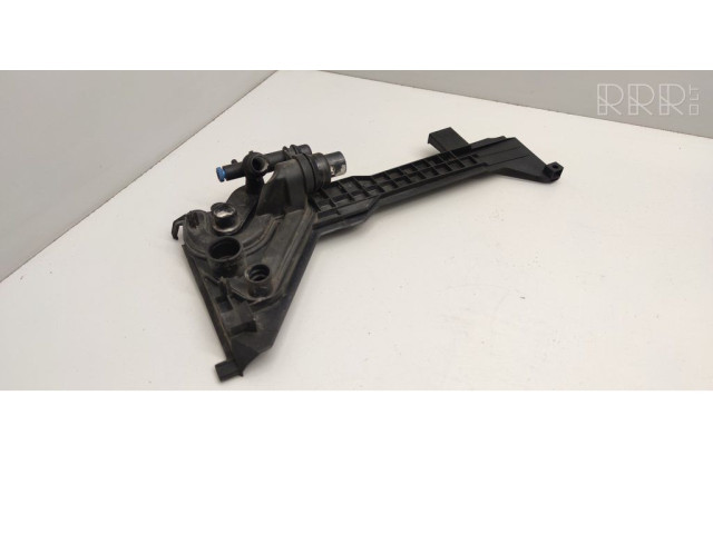 Расширительный бачок охлаждающей жидкости