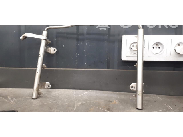 Топливная рампа 06e133681f   Audi A6 S6 C6 4F  