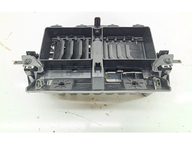 Блок управления климат-контролем 9823457080, 9823457180   Peugeot 2008 II