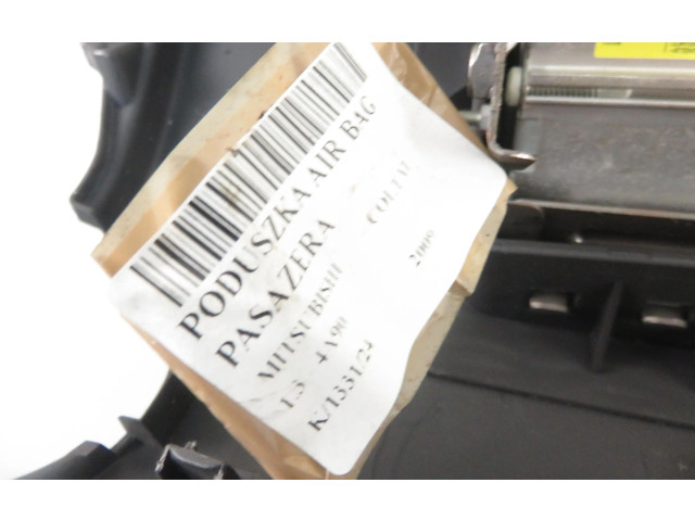 Подушка безопасности пассажира P7030A233, P8002A579XA Mitsubishi Colt