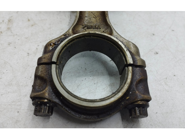  Поршень с шатуном    Maserati Quattroporte  