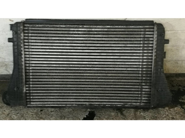 Интеркулер  1K0145803A, B5896   Volkswagen Eos 2.0