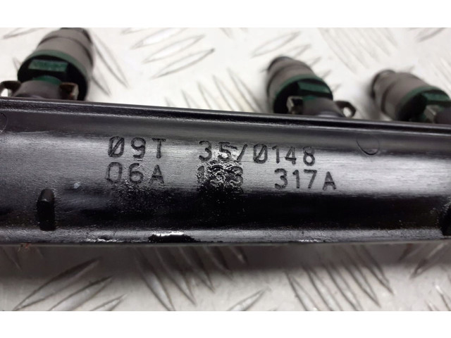 Топливная рампа 06A133317A   Skoda Octavia Mk1 (1U)  