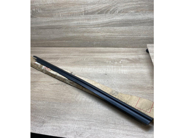 Передняя рамка дверного стекла 6816287701, 6816287701000 Daihatsu Charade