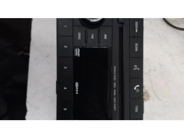 Радио/ проигрыватель CD/DVD / навигация