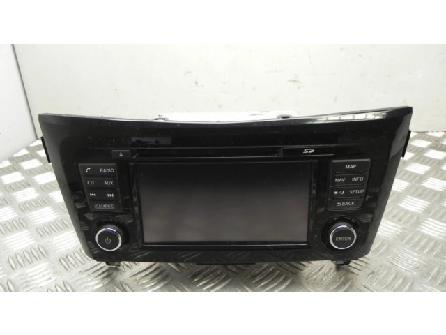 Радио/ проигрыватель CD/DVD / навигация