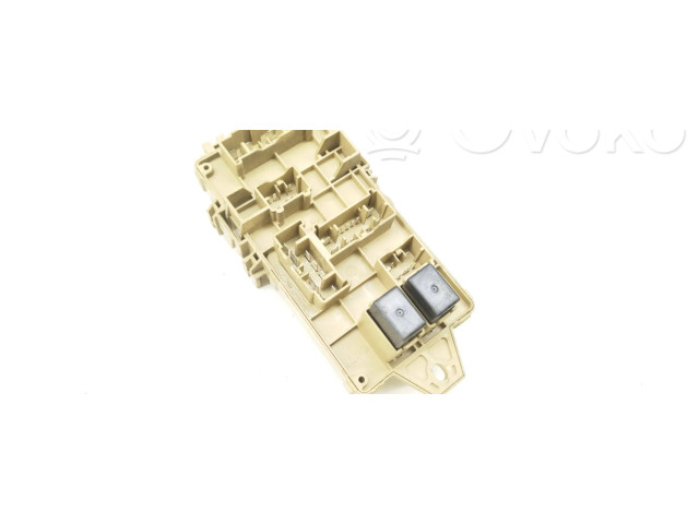 Блок предохранителей    Subaru Forester SF    