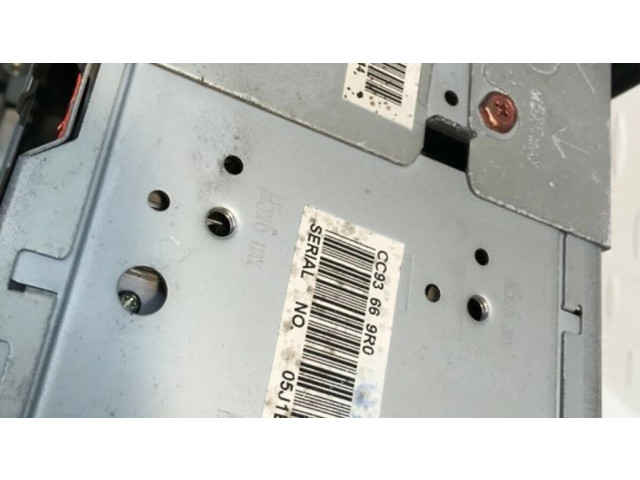 Радио/ проигрыватель CD/DVD / навигация