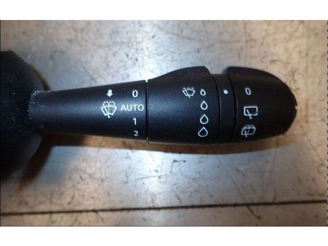 Ручка стеклоочистителей 8201168016   Renault Clio IV