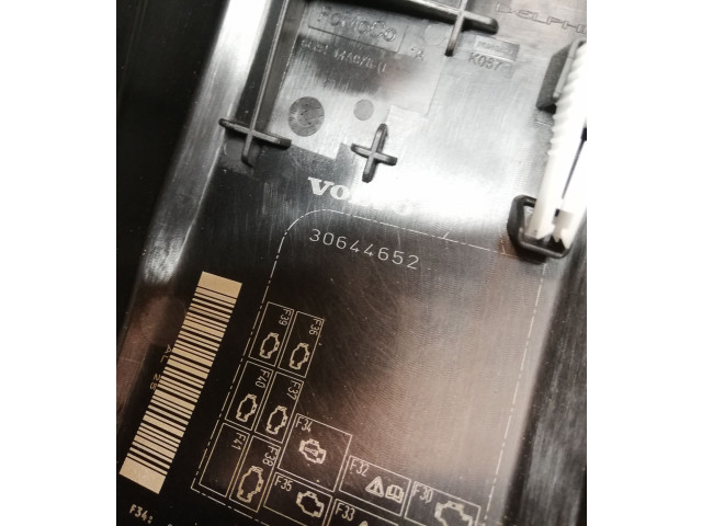 Блок предохранителей  30644652, 6G9T14A076MB   Volvo XC70    