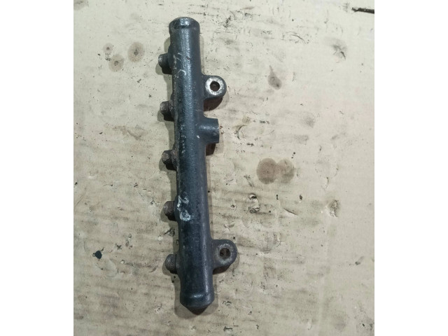 Топливная рампа 9654726280, 04338103611   Volvo V50  