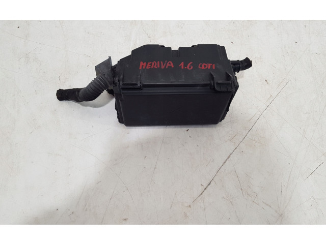 Блок предохранителей     Opel Meriva B    