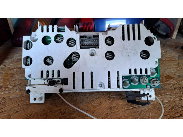 Přístrojová deska Chrysler Voyager 1995 443777307910