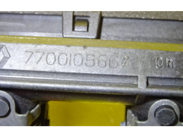 Топливная рампа 7700108667, 7700109066 Renault Clio II